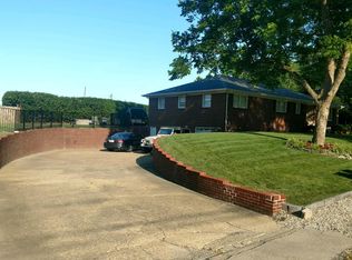1802 Meadowview Dr, Yorktown, VA 23693