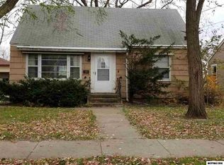 303 S Jackson Ave, Mason City, IA 50401
