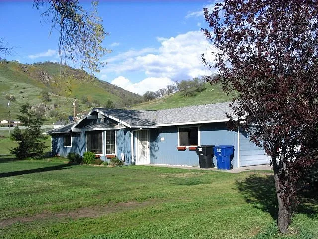 6082 Lupine Dr photo 1