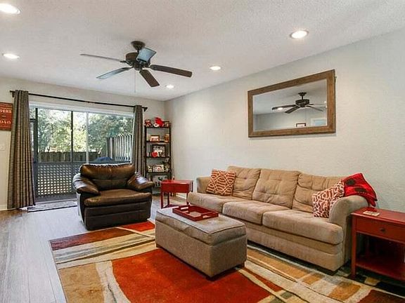 3rd image of 120 Sparrow Dr APT 104