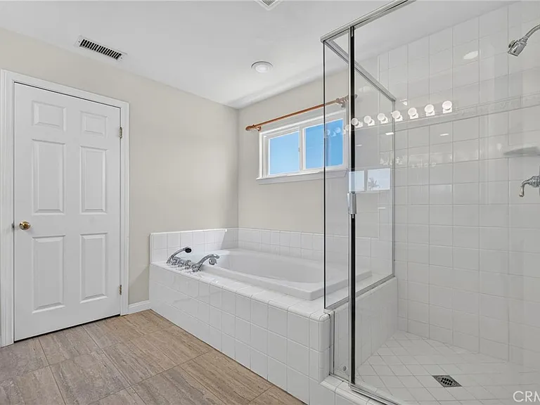 11541 Donovan Rd — Photo 32