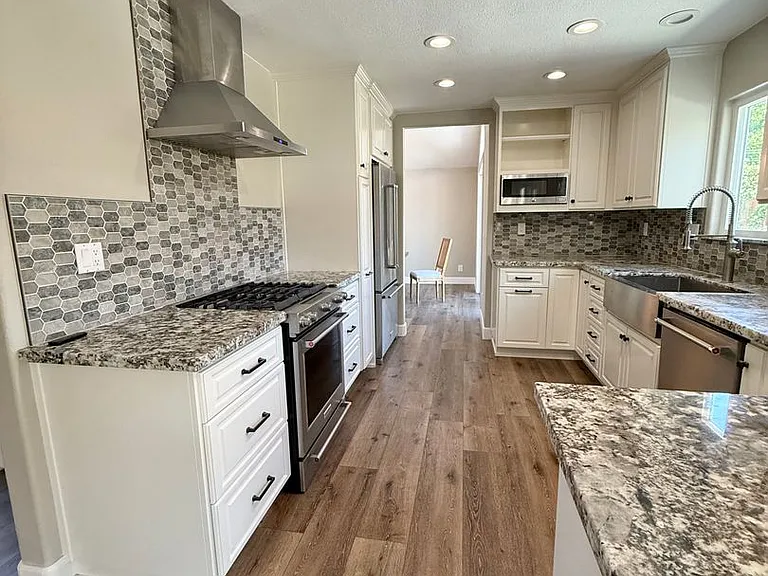 1019 Nanette Ln — Photo 4