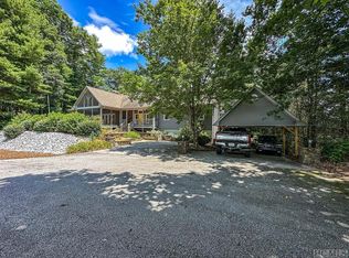 2359 Ridgepole Dr, Dillard, GA 30537