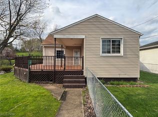 101 Sunset Ln, Follansbee, WV 26037