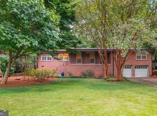 1077 Vistavia Cir, Decatur, GA 30033