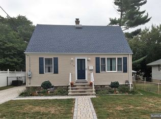 110 Hillside Ave, Bergenfield, NJ 07621