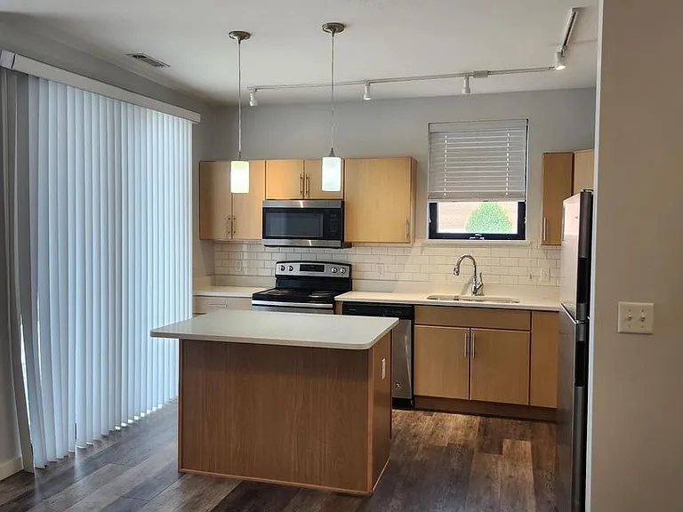 River Rock Apartments — Photo 84