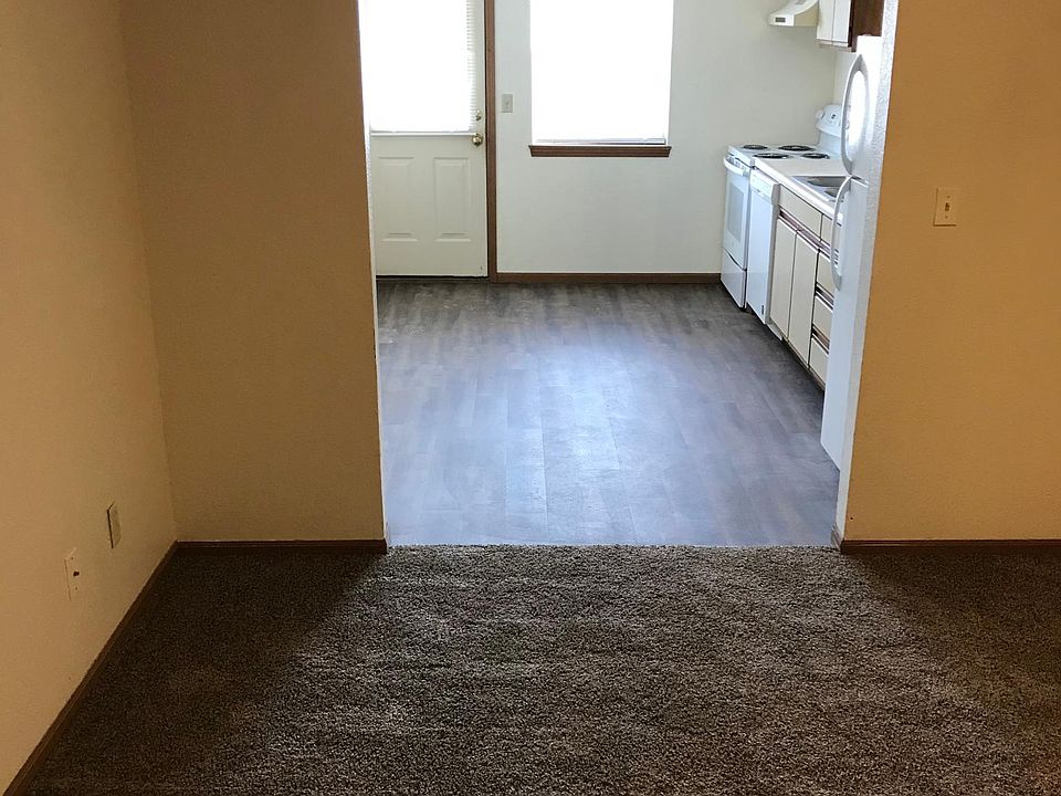 701 Deerbrook Cir APT A, Knob Noster, MO 65336 Zillow