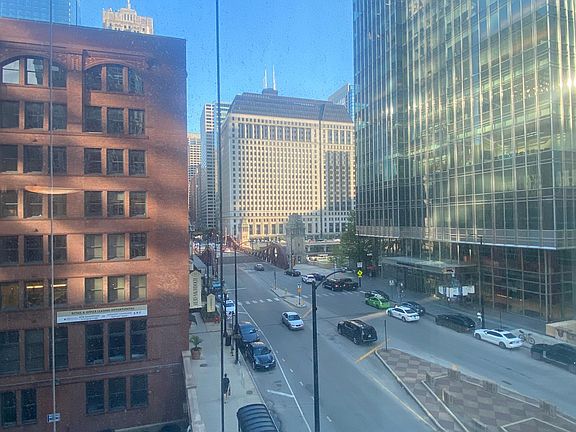 4th image of 345 N Lasalle St #408