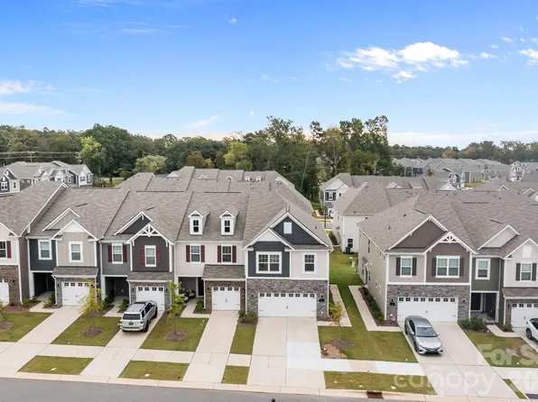 7061 Bentz St, Charlotte, NC 28269