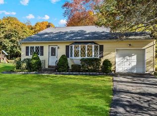 2964 Ferncrest Dr, Yorktown Heights, NY 10598