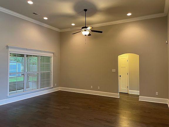 4th image of 3987 Karaline Cir
