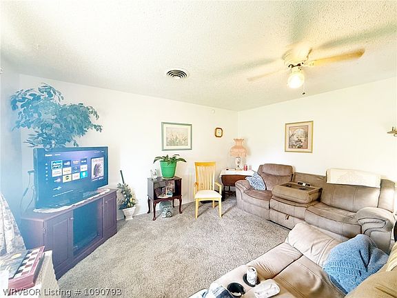 5th image of 22 E Interstate Cir