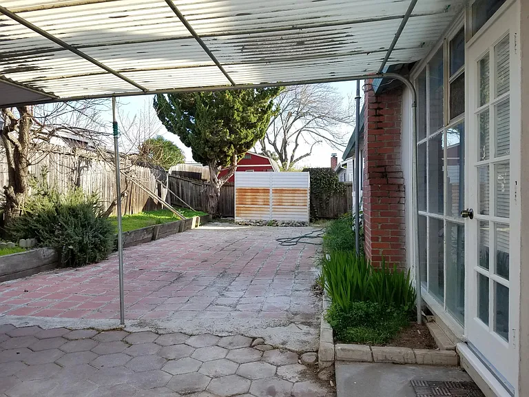 3144 Ida Dr — Photo 32