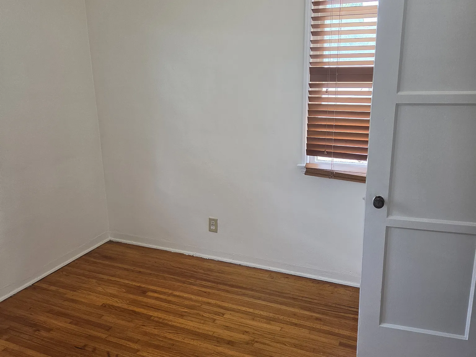 2 bed, 800 sqft, $2,350 — Photo 3