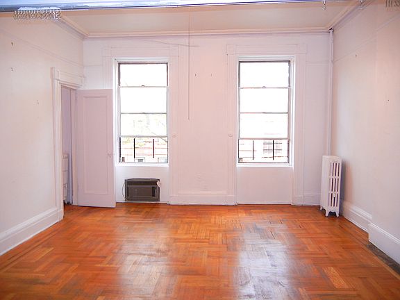 3rd image of 11 Tompkins Pl #2