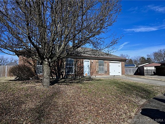4th image of 2515 Bishop Circle