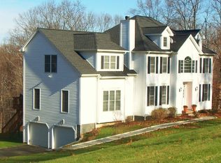121 Guernsey Ln, New Milford, CT 06776