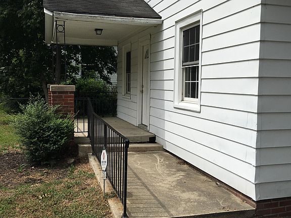 2nd image of 218 Earl St