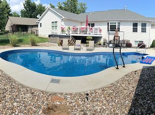 2714 S 30th St, Quincy, IL 62305