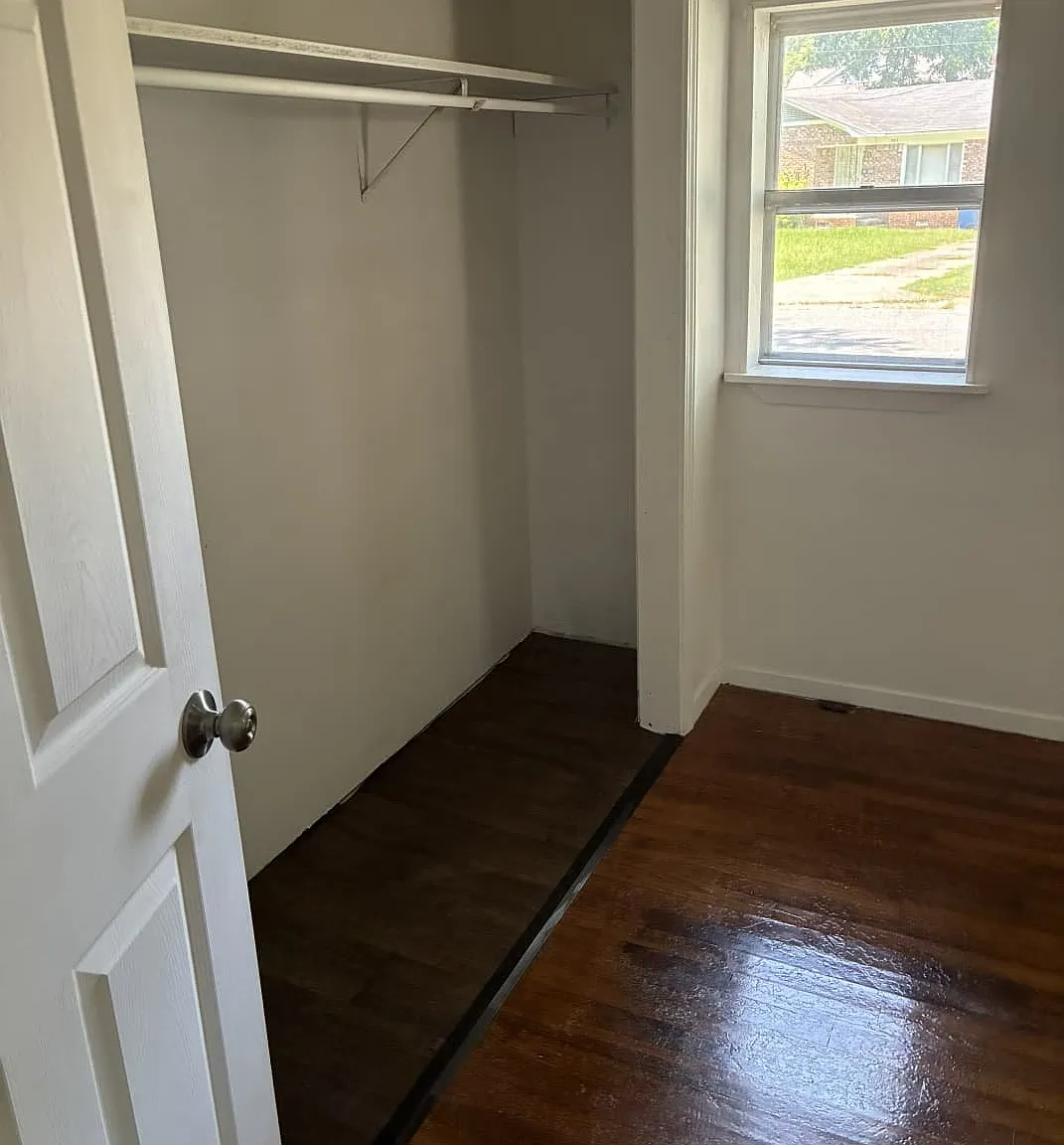 Freshly Rehabbed 3BR/2BA Brick Home — Photo 4