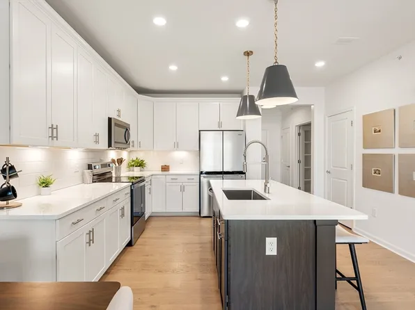300 Martins Landing Way #403, North Reading, MA 01864