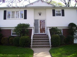 16 Alabama Ave, Hempstead, NY 11550
