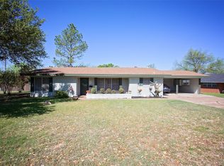 914 Fairview St, Graham, TX 76450