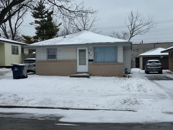 9001 W Thurston AVENUE, Milwaukee, WI 53225