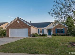 414 Dogwood Creek Pl, Fuquay Varina, NC 27526