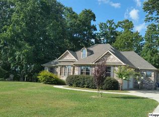 768 Lake Vista Point, Rainbow City, AL 35906