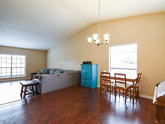 5th image of 3318 Edgecliff Dr
