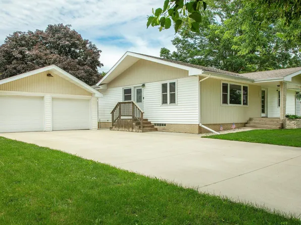 615 Pine St, Allison, IA 50602