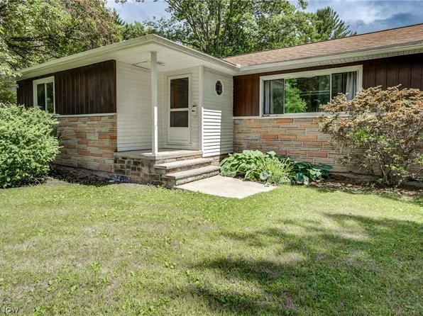 13260 Schreiber Rd, Valley View, OH 44125