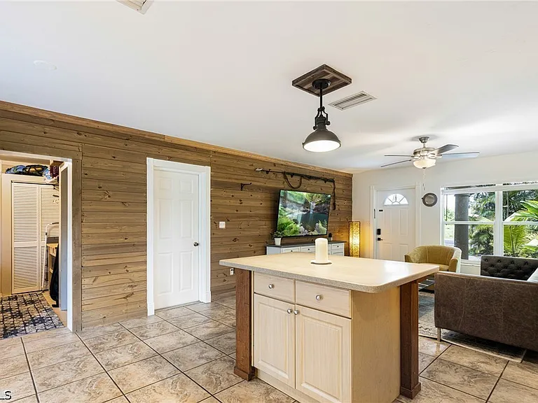 18597 Marco Blvd — Photo 15