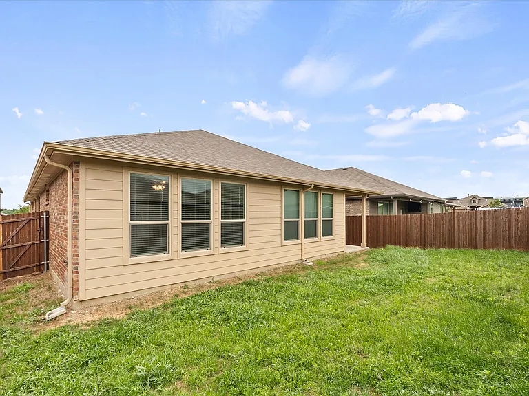 1009 Croxley Way — Photo 23