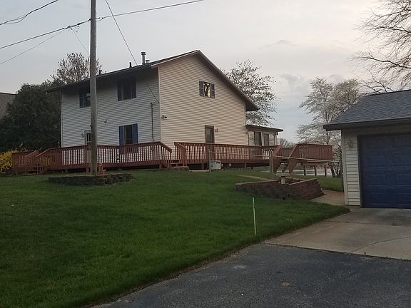 3rd image of 8997 Brower Lake Dr NE