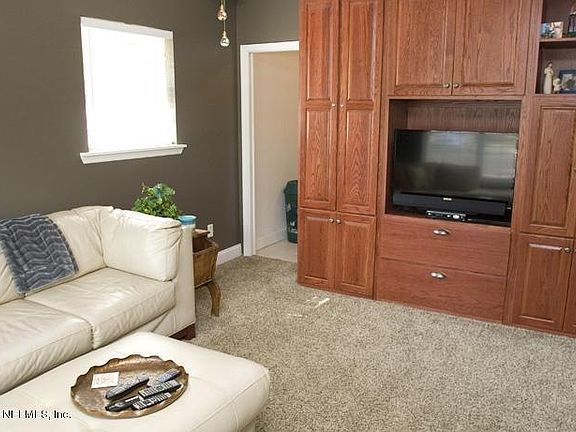 2nd image of 124 Quail Ln