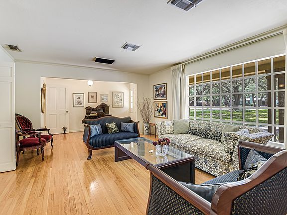 4th image of 118 Moss Dr