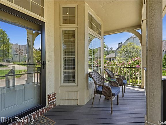 3rd image of 4605 Villa France Dr