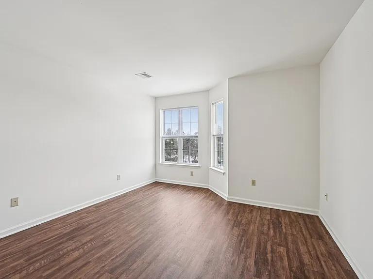 Spring Creek Apartments — Photo 177