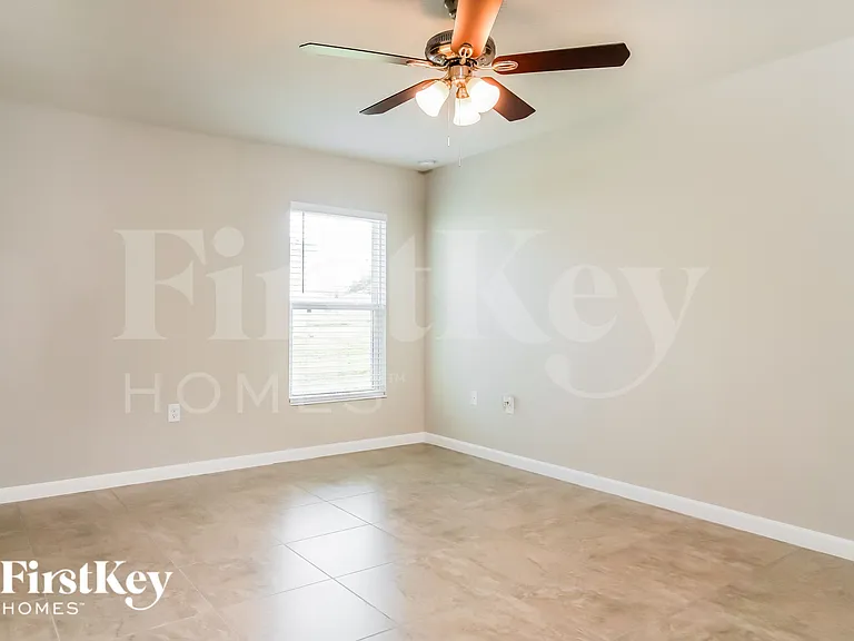 646 Lindbergh Way — Photo 13