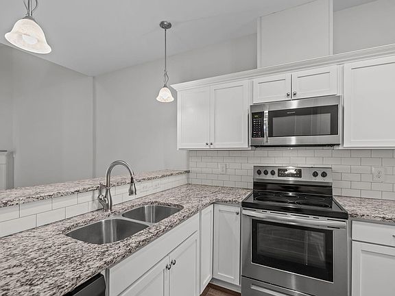 4th image of 1815 Fox Den Way #1