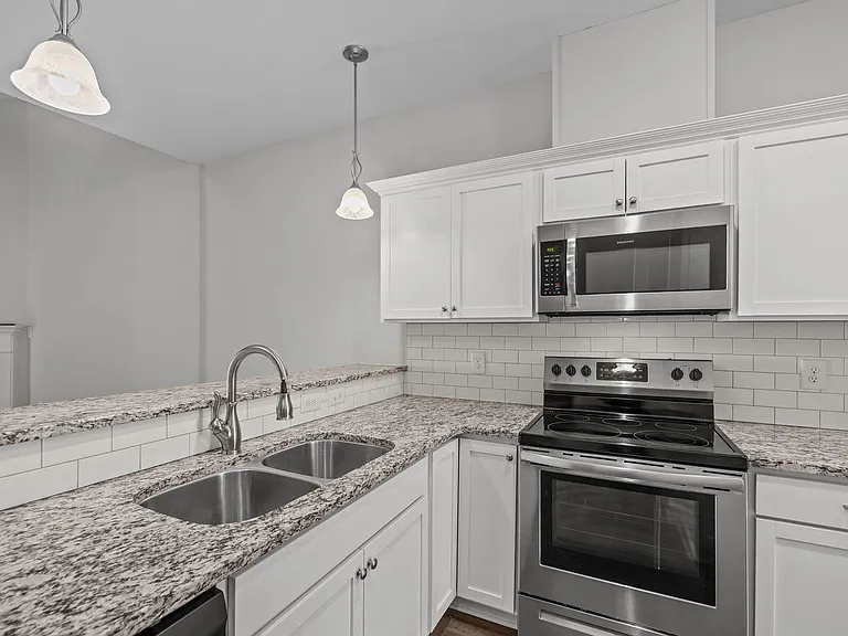 1815 Fox Den Way #1 — Photo 4