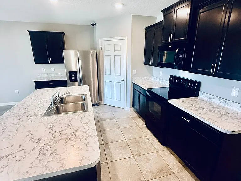 465 Sorrento Dr — Photo 20