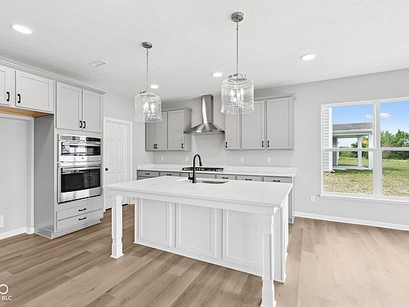 3rd image of 4947 Amber Crest Dr
