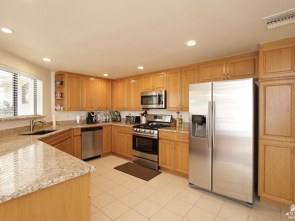1st image of 52055 Avenida Mendoza