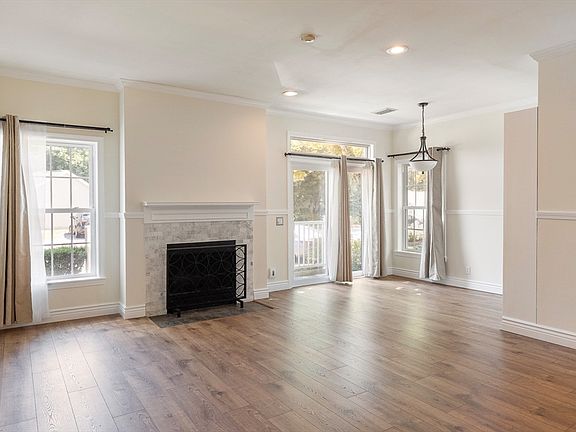 3rd image of 73 Bradford Commons Ln #73