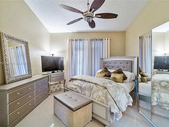 3rd image of 8583 Jade Dr