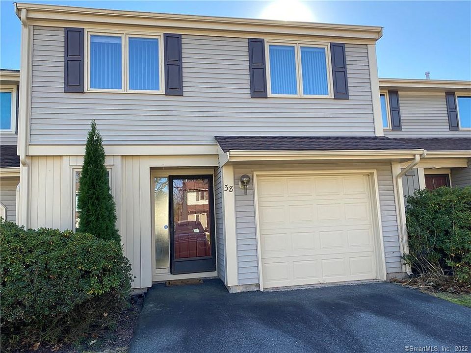 1st image of 38 Copper Beech Dr #38